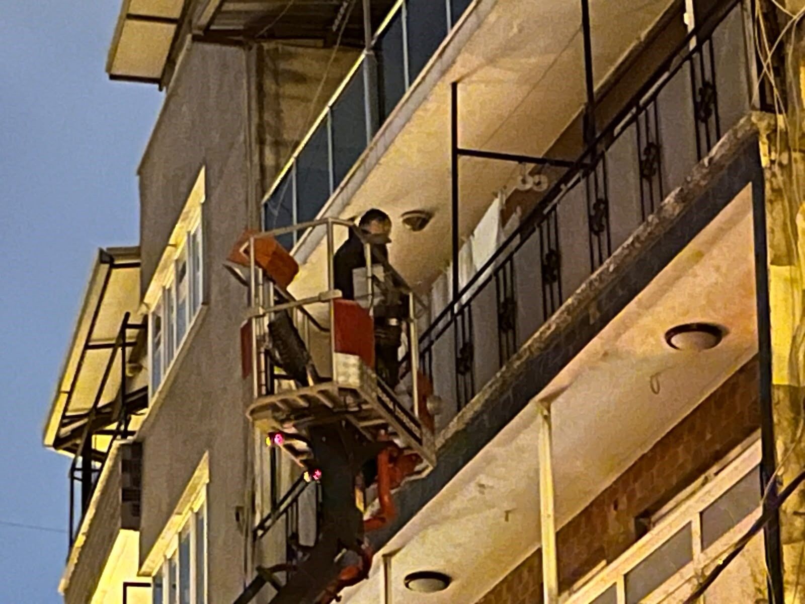 A W810285 03