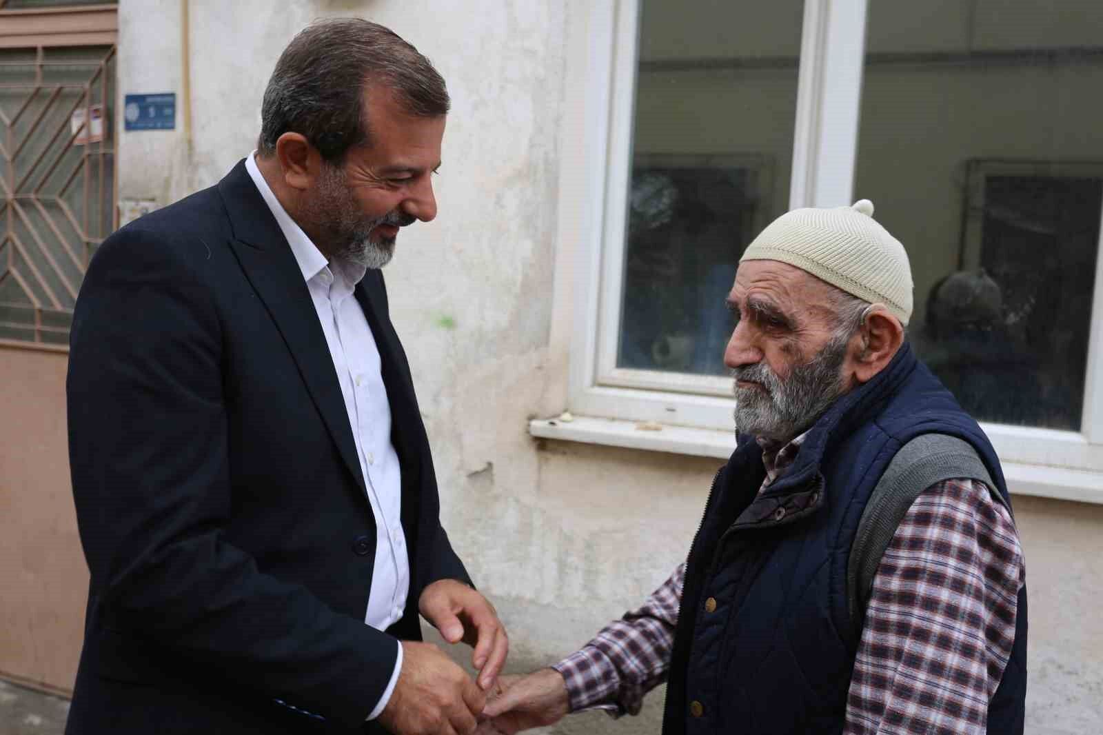 Gürsu'nun yaşayan çınarlarına ahde vefa