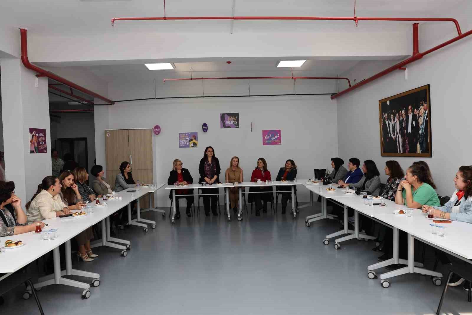 Nilüfer'in kadın muhtarları buluştu