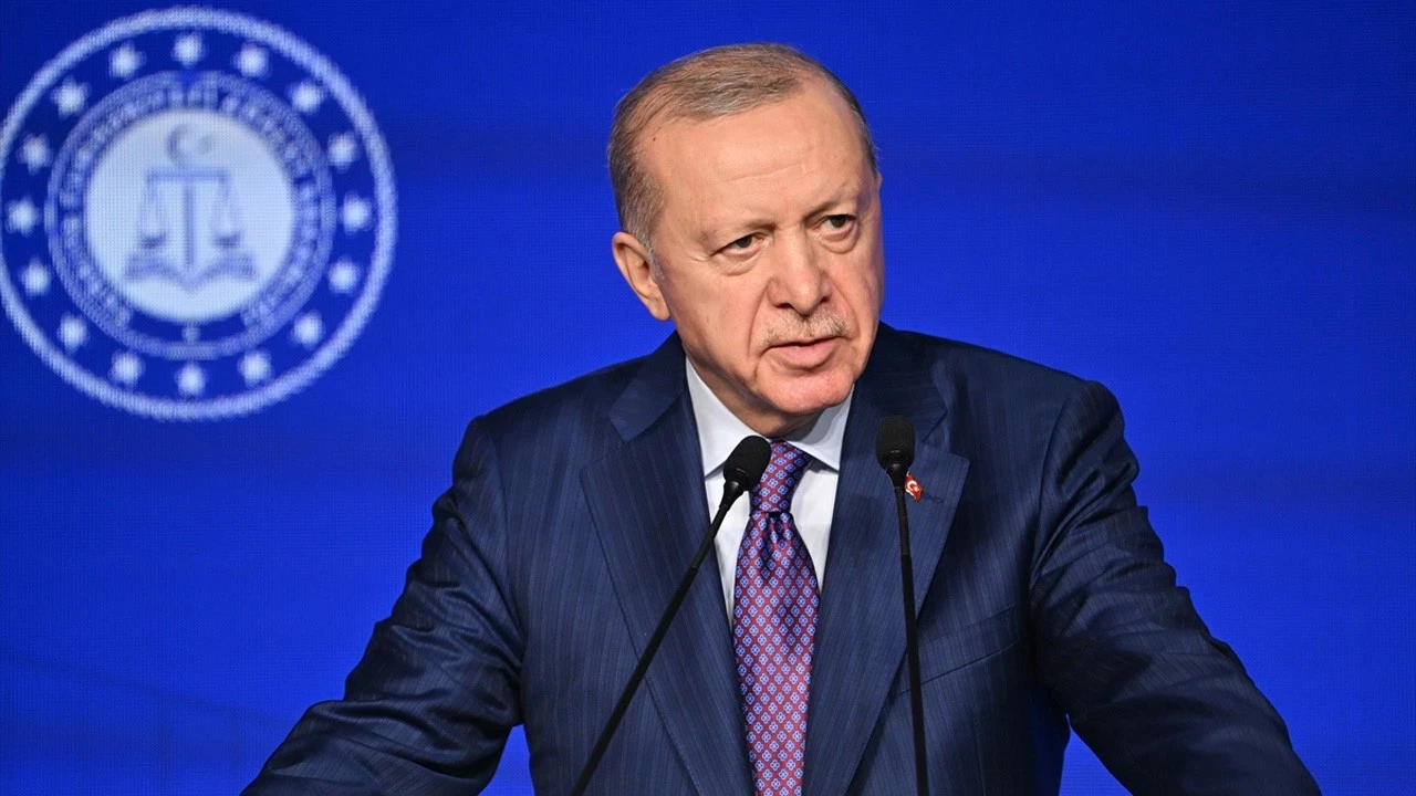 Cumhurbaskani Erdogan Uluslararasi Hukuk Neredeyse Askiya Alinmis Durumda Vxwd Cover