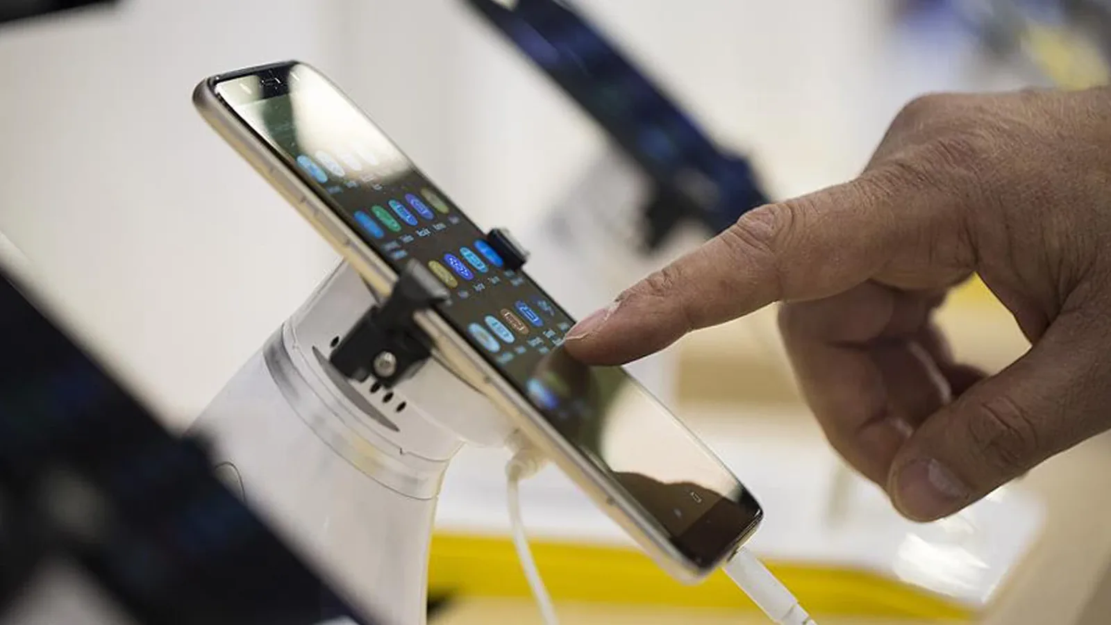 Ticaret Bakanligindan Sifir Cep Telefonu Satisina Taksit Aciklamasi Lyd7