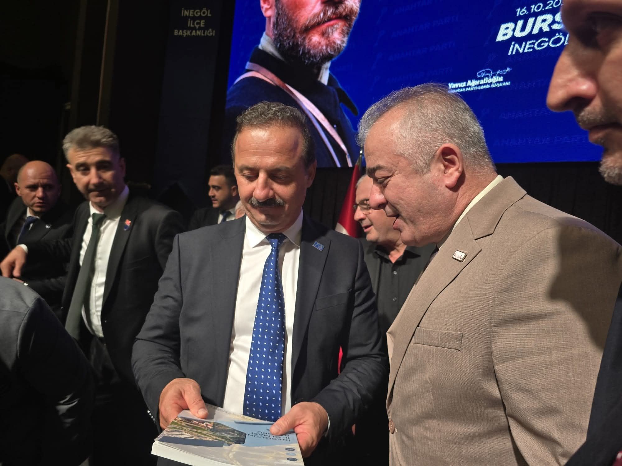 İnegöl’ün il olma hayaline Anahtar Parti’den destek! Ağıralioğlu’na rapor sunuldu